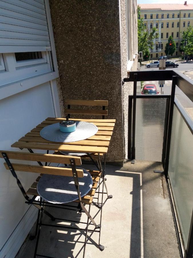 Aweshome City Apartment - 3 Bedrooms And Free Parking Debrecen Eksteriør billede