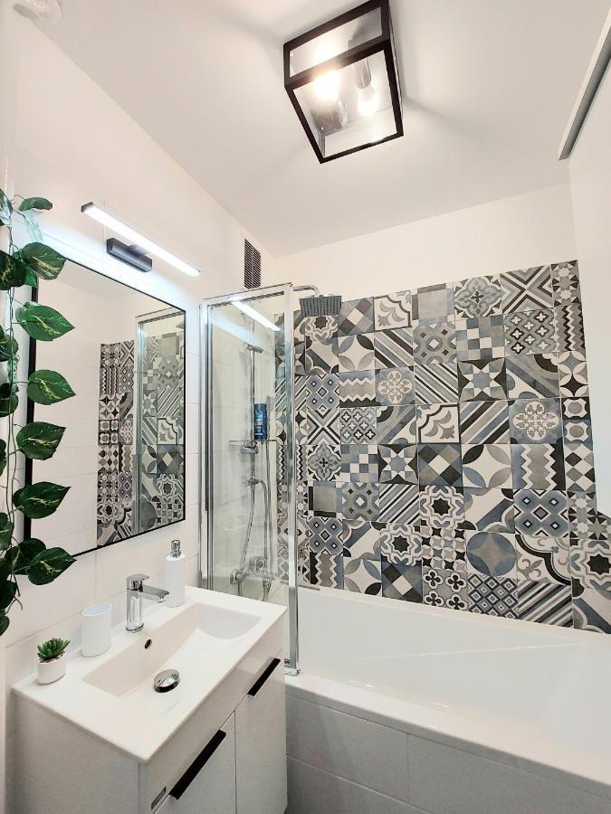Aweshome City Apartment - 3 Bedrooms And Free Parking Debrecen Eksteriør billede