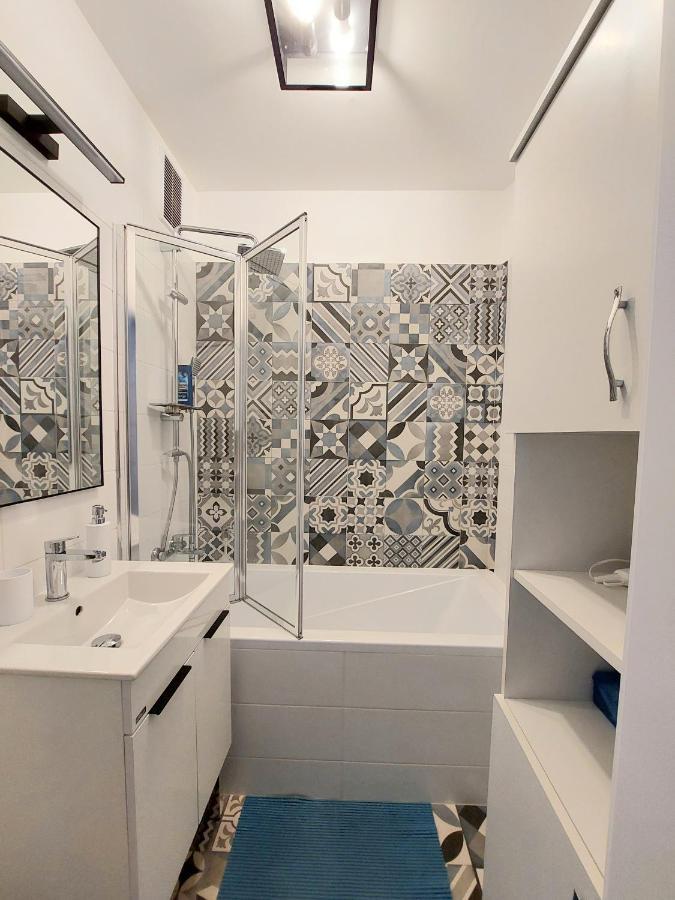 Aweshome City Apartment - 3 Bedrooms And Free Parking Debrecen Eksteriør billede