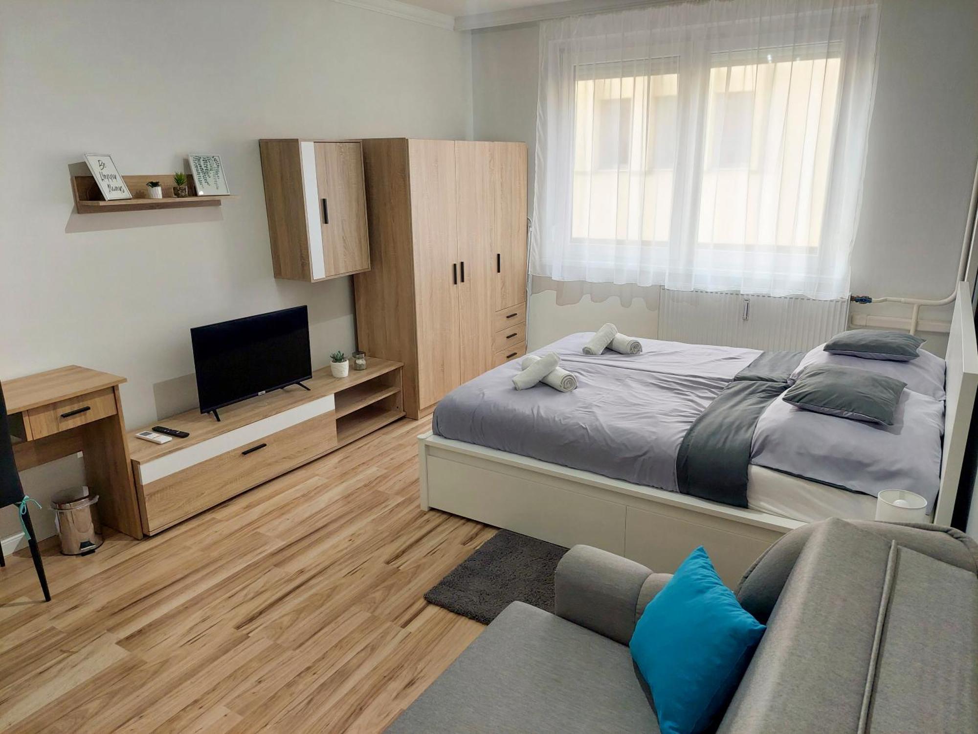 Aweshome City Apartment - 3 Bedrooms And Free Parking Debrecen Eksteriør billede