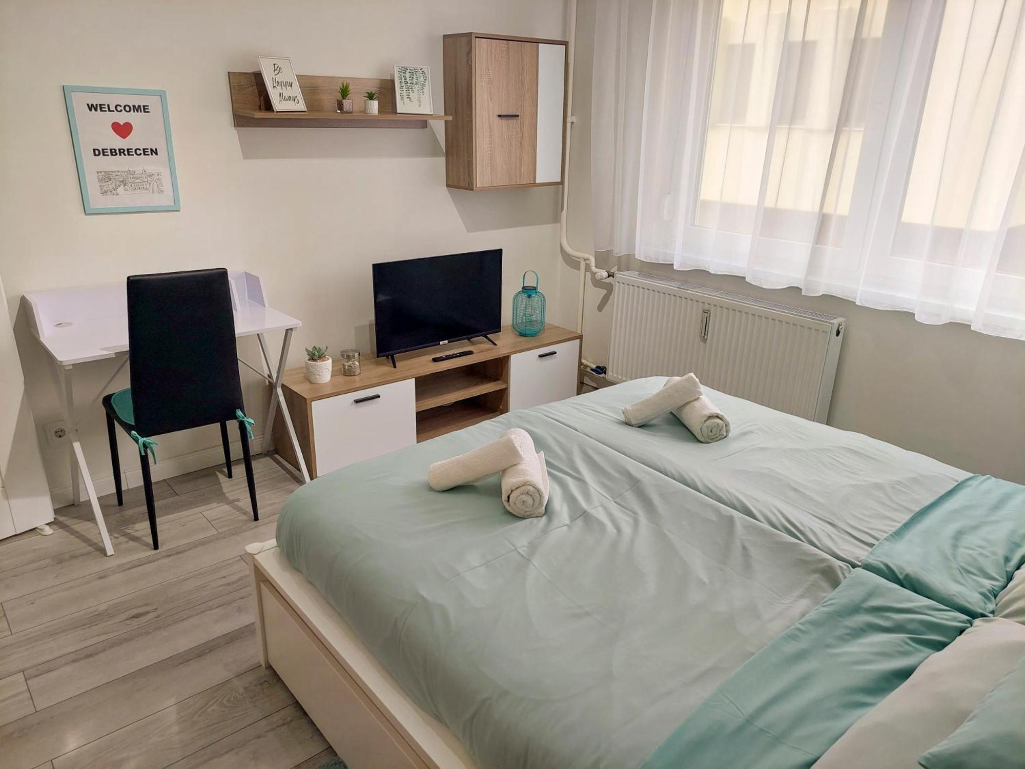 Aweshome City Apartment - 3 Bedrooms And Free Parking Debrecen Eksteriør billede