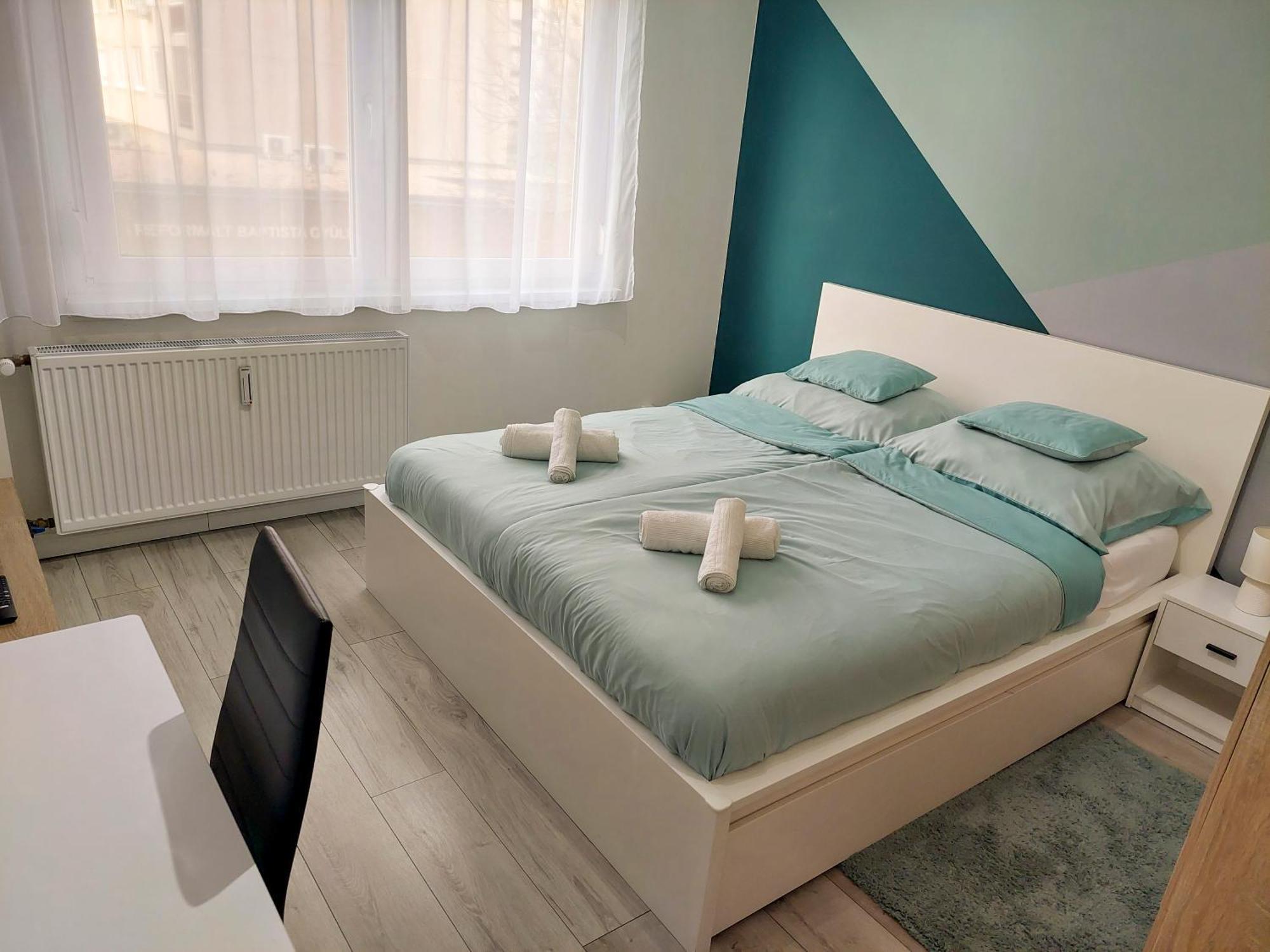 Aweshome City Apartment - 3 Bedrooms And Free Parking Debrecen Eksteriør billede